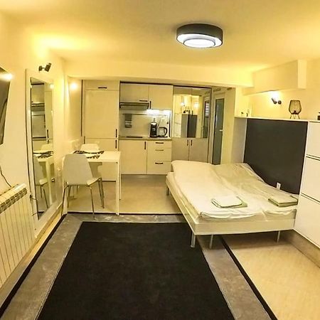 Studio With Courtyard Just Steps Away Vitosha Str Sofía Exterior foto