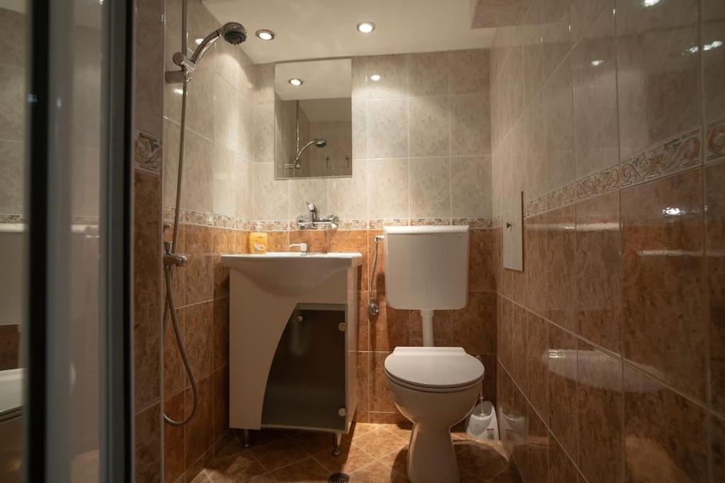 Studio With Courtyard Just Steps Away Vitosha Str Sofía Exterior foto