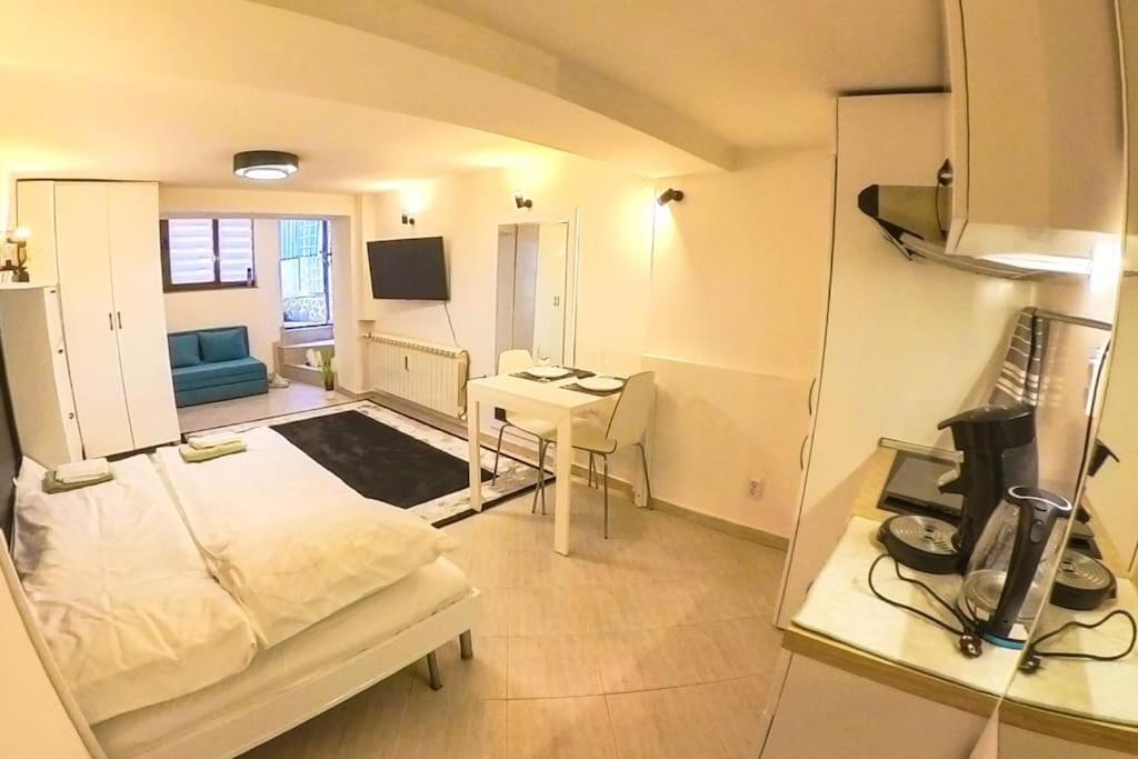 Studio With Courtyard Just Steps Away Vitosha Str Sofía Exterior foto