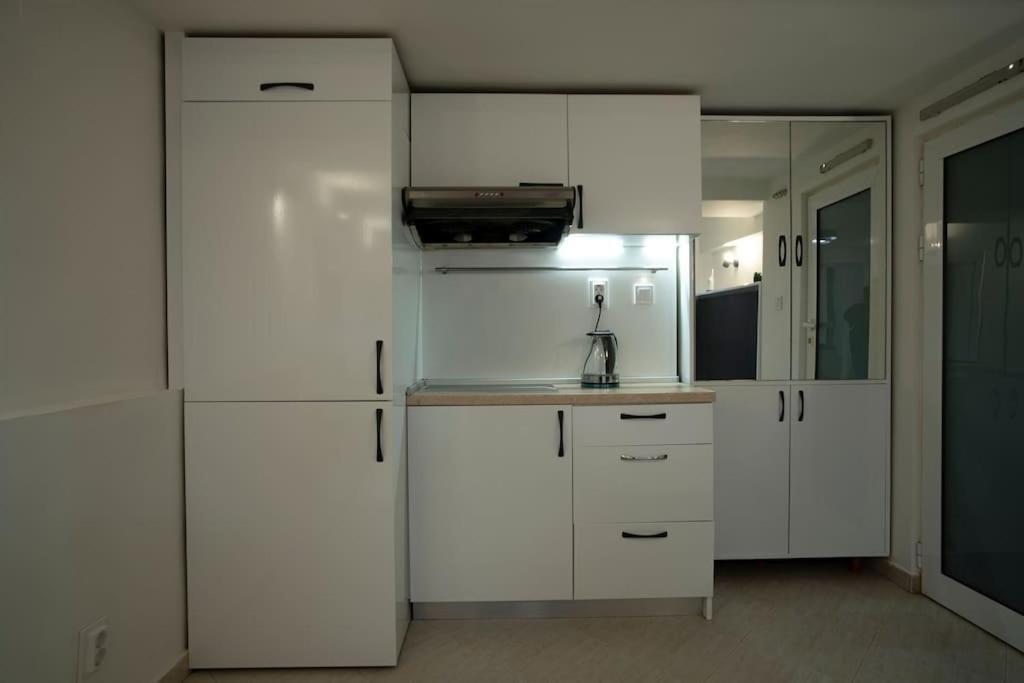 Studio With Courtyard Just Steps Away Vitosha Str Sofía Exterior foto